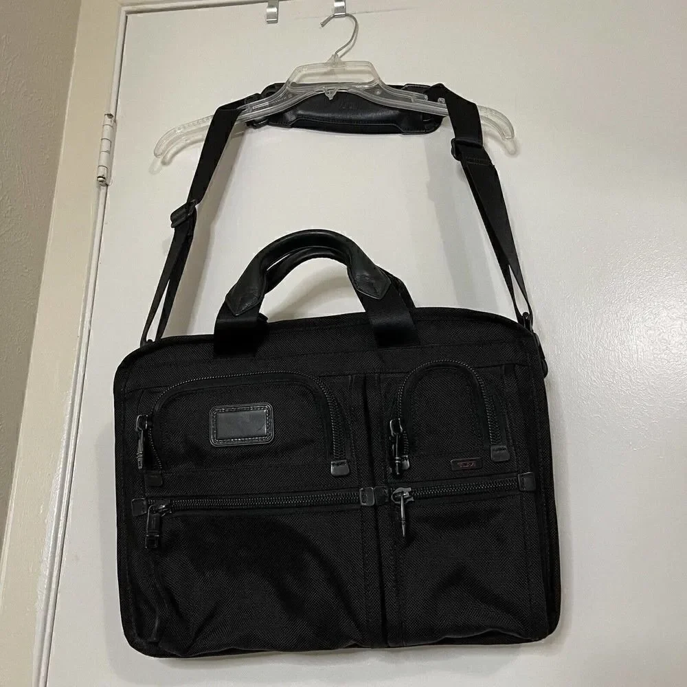 TUMI Alpha Expandable Black Nylon messenger travel laptop carryon bag with strap